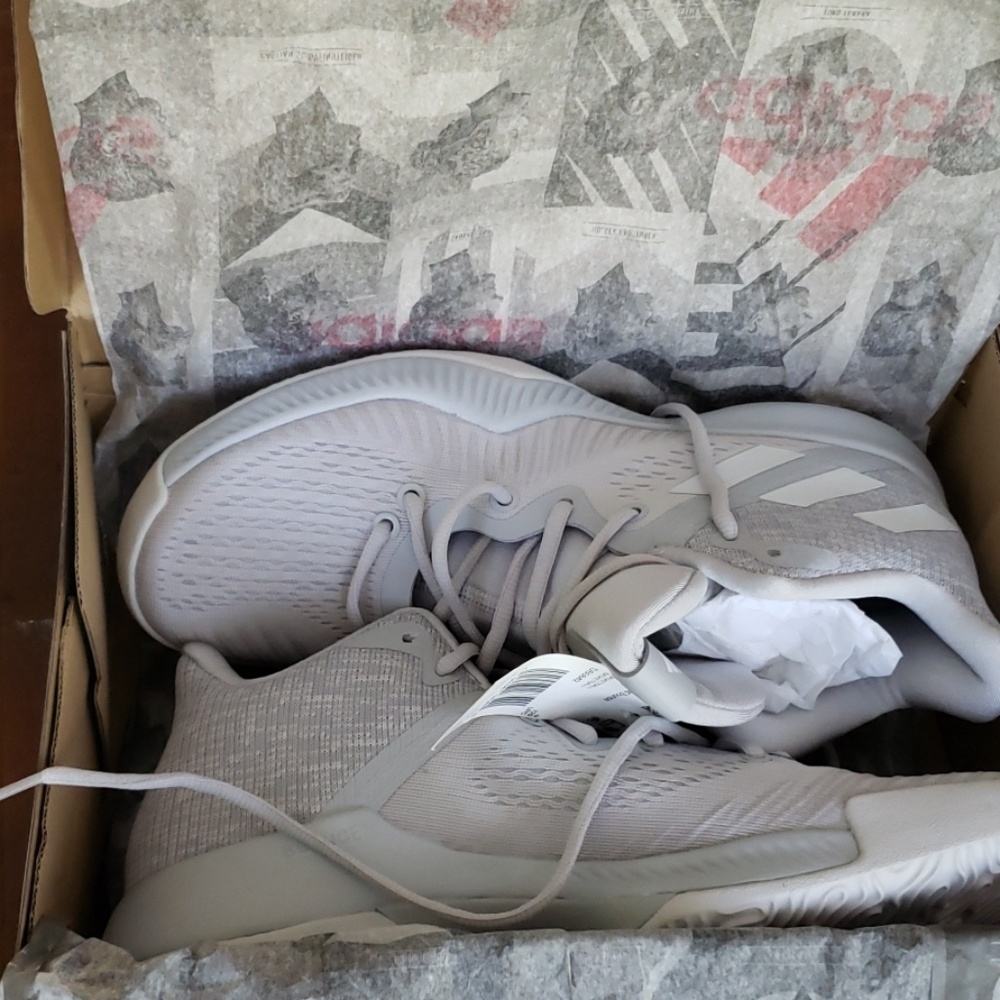 Adidas Mad Bounce Basketball Shoes Size 9.5